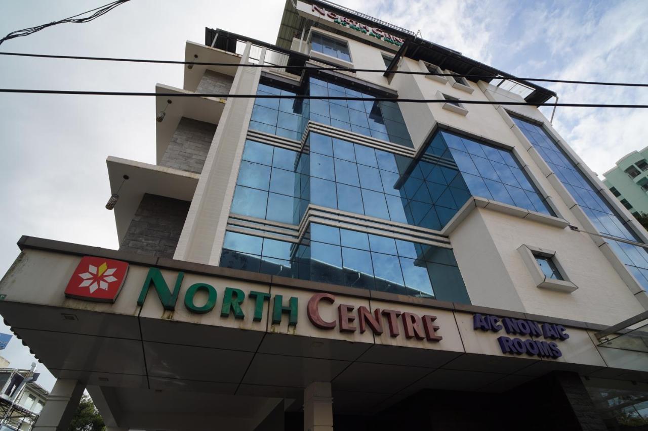 Готель North Centre Kochi Екстер'єр фото