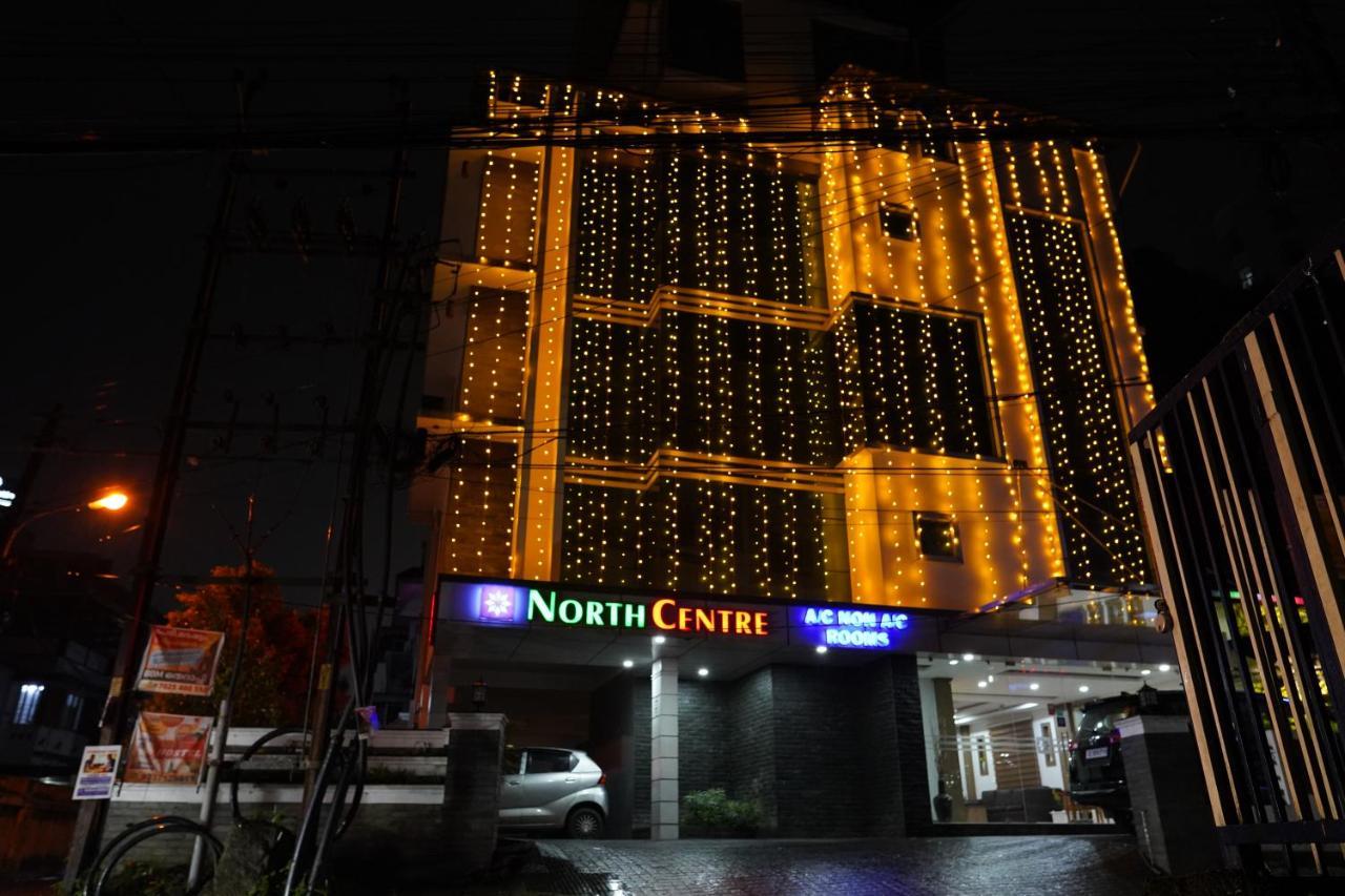Готель North Centre Kochi Екстер'єр фото