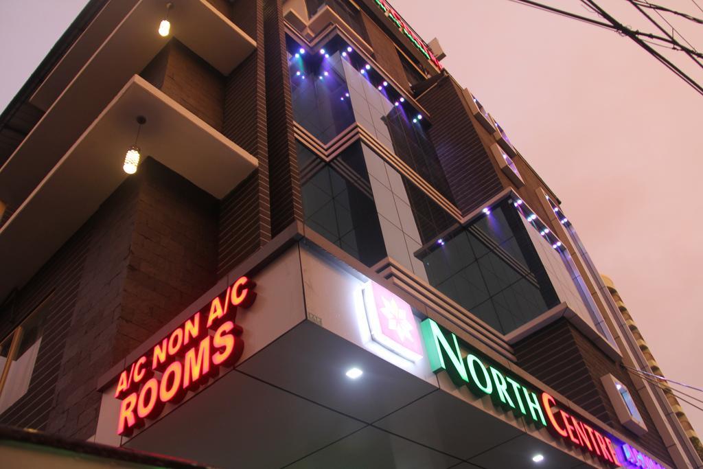 Готель North Centre Kochi Екстер'єр фото